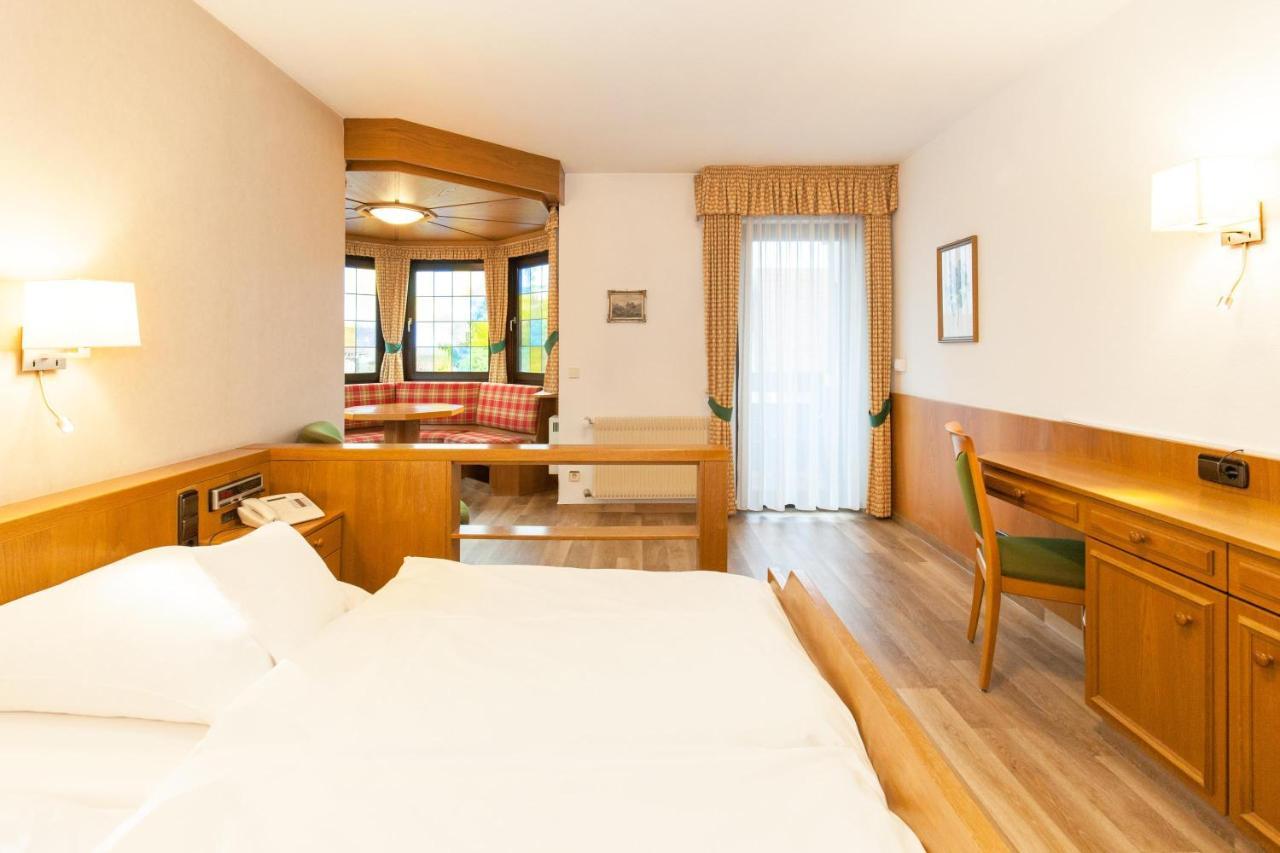 Landgasthof Hotel Hirsch Loßburg Dış mekan fotoğraf