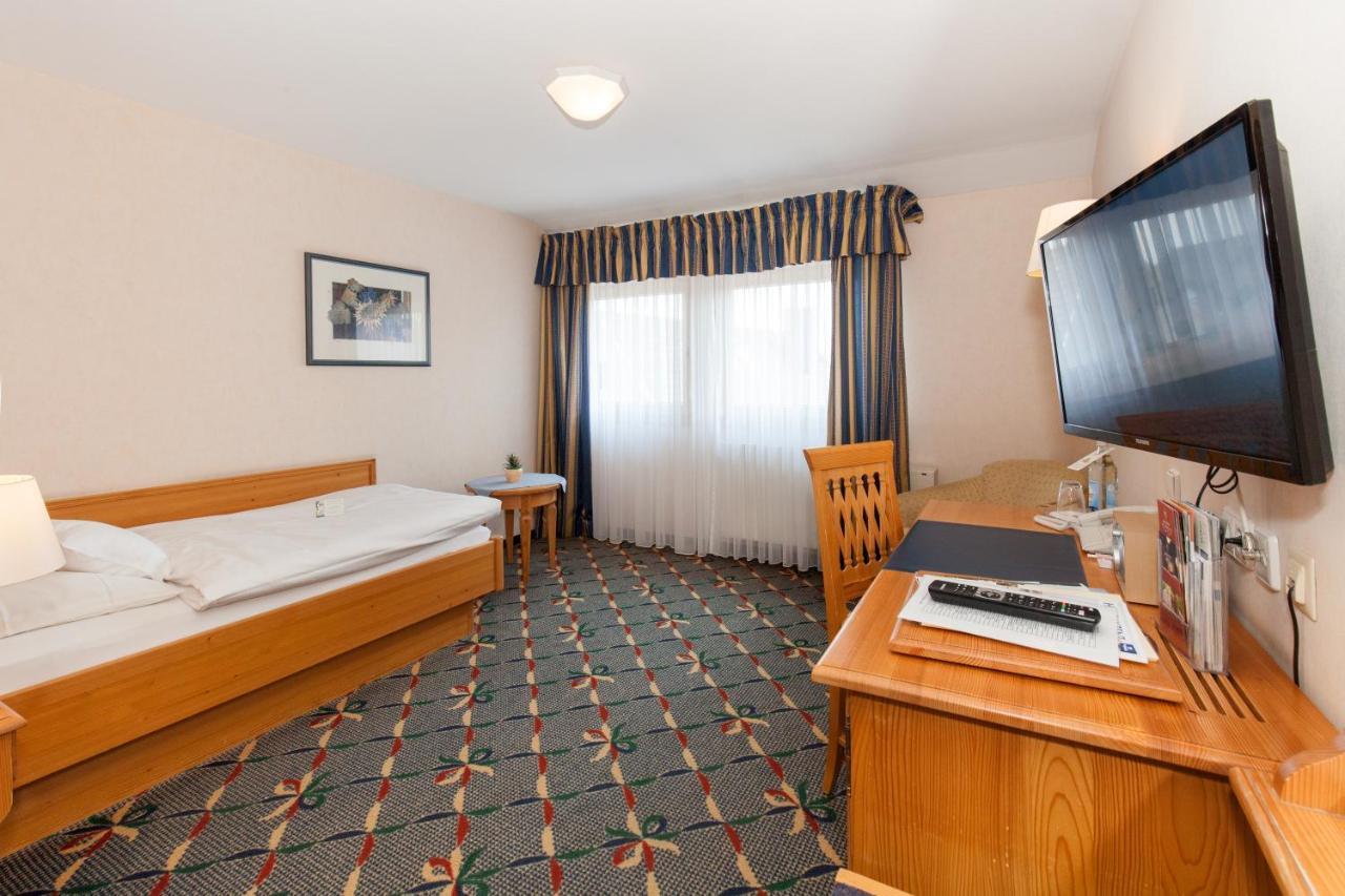 Landgasthof Hotel Hirsch Loßburg Dış mekan fotoğraf